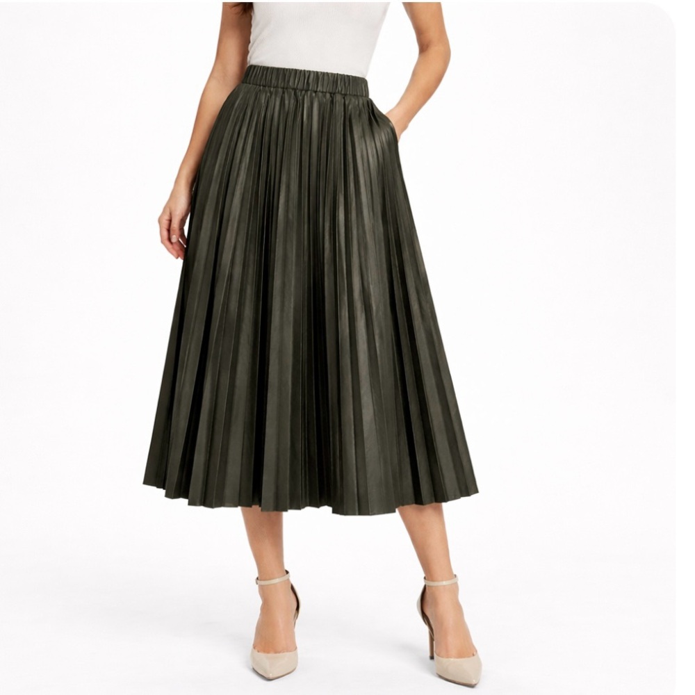 Oak & Fort Pleated Skirt Faux Vegan Leather Midi Olive Modern Career S M
